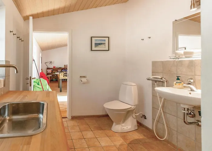 Five-bedroom In Σπίτι διακοπών Højby