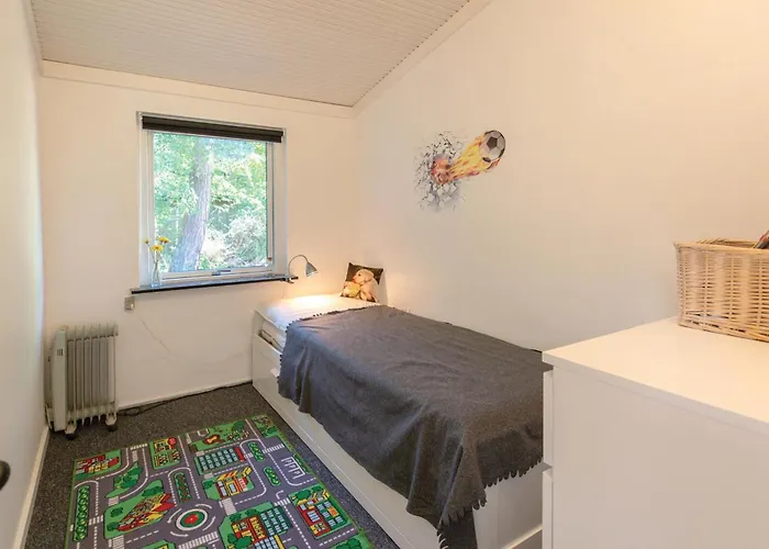 Five-bedroom In * Højby