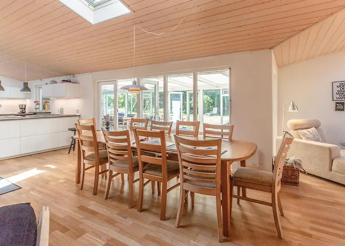 Five-bedroom In * Højby